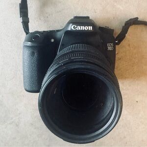 Canon EOS 70D DSLR Camera Body and 75-300 mm lens